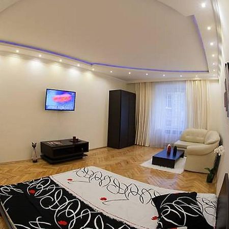 1 Minute To Rynok Square Apartment Liov Cameră foto
