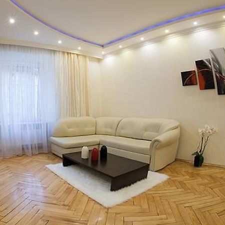 1 Minute To Rynok Square Apartment Liov Cameră foto