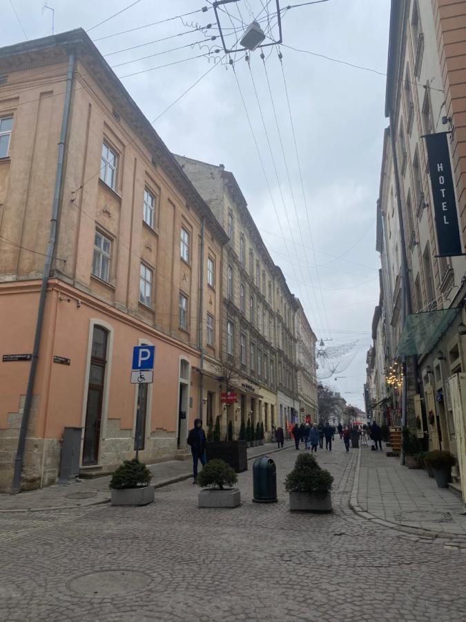 1 Minute To Rynok Square Apartment Liov Exterior foto